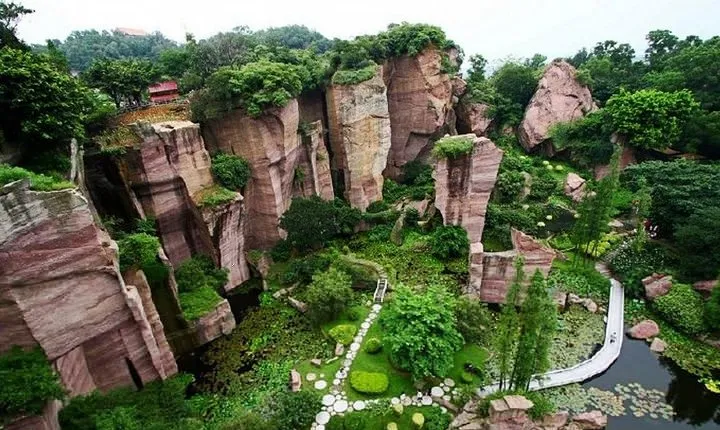 Private Day Tour to Lianhua Mountain and Shawan Town with Lunch from Guangzhou