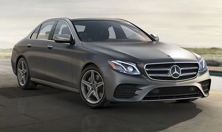 Airport Transfer: Mumbai Airport BOM to Mumbai by Business Car