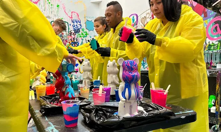 Private Fluid Bear Art Class