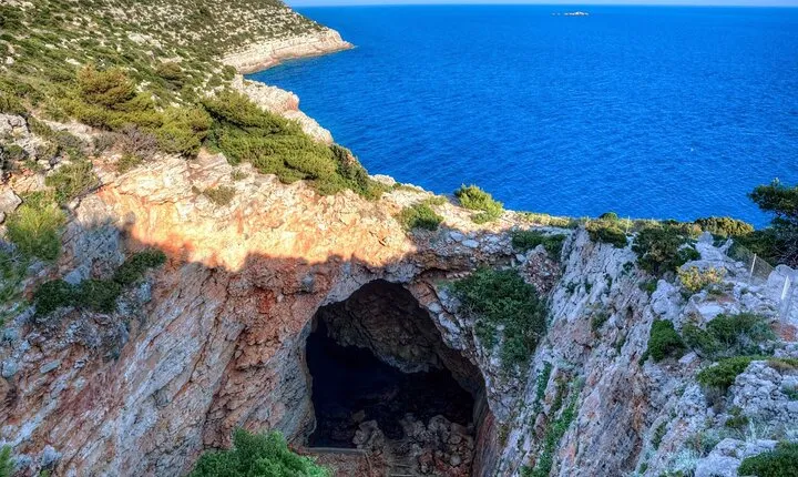 Odysseus Cave Private Yacht Excursion from Korcula