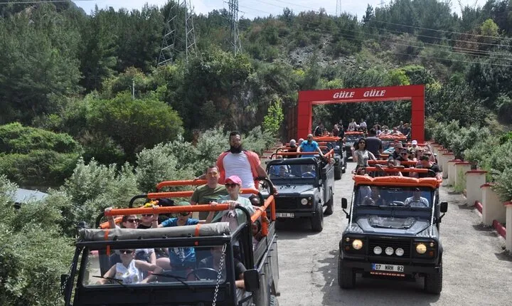 Alanya Jeep Safari Tour with Lunch at Dim River