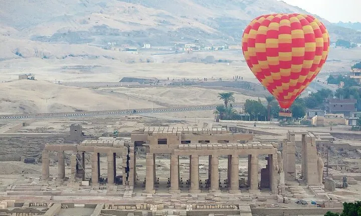 2 Day Tour from Hurghada to Luxor With Hot Air Balloon Ride
