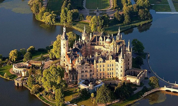 Schwerin Castle museum walking tour
