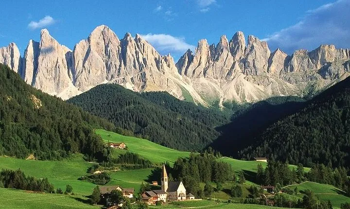 Dolomites Private Tour from Innsbruck: "Taste" of other Italy.
