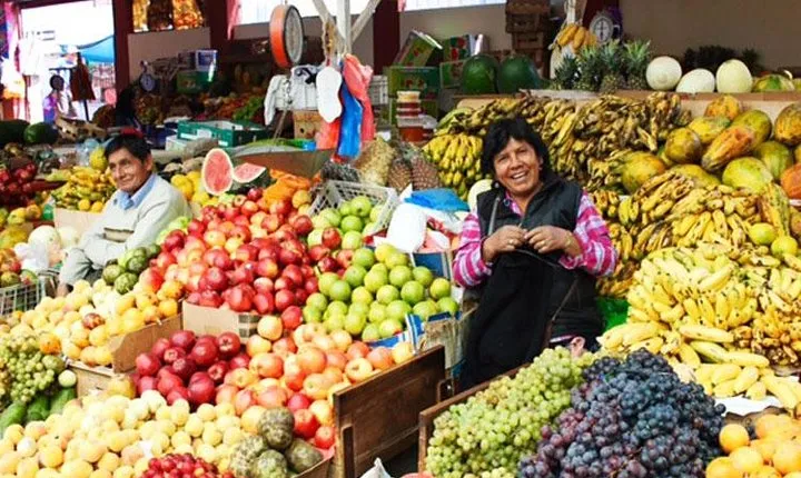 Fruit Kingdom. Peru´s largest fruit market