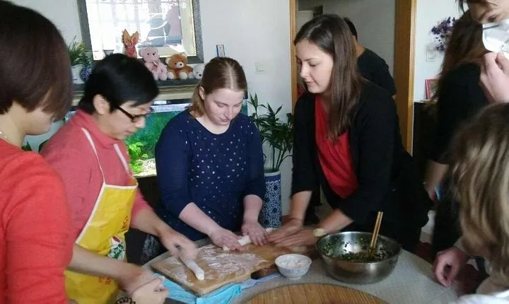 Beijing Family Visiting and Dumpling Making Tour