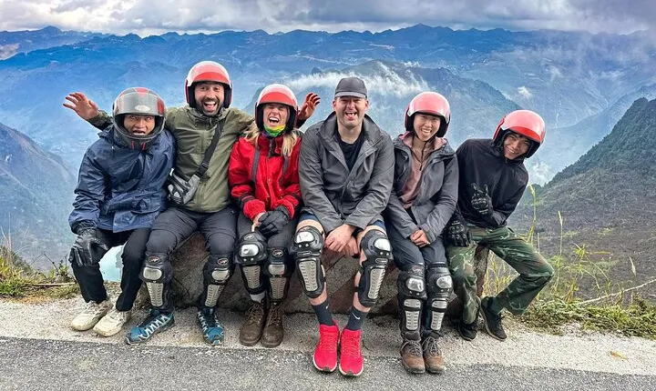 From Ha Giang: 4 Days Loop Tour Small Group with Easy Rider