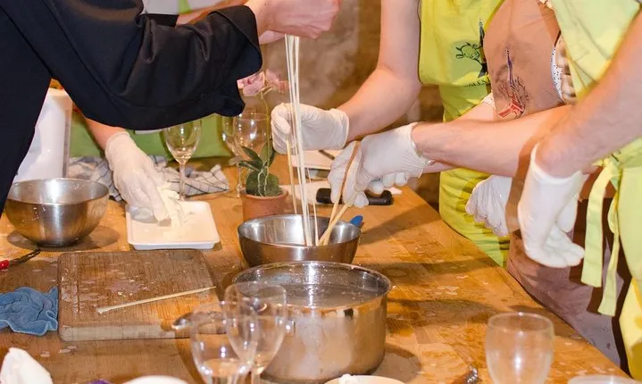 Paris Cheesemaking Workshop including Wine and Cheese Tasting with an Expert