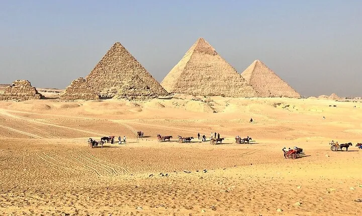 Pyramids Of Giza And Egyptian Museum Tour By Bus From Hurghada