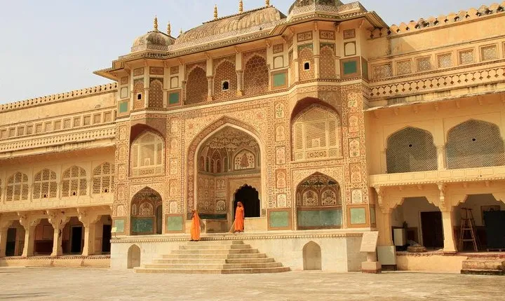 Private Jaipur Tour from Delhi by Express Train