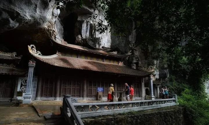 HaNoi-Ninh Binh Daily Tour: Hoa Lu, Mua Cave, Tam Coc, Bich Dong 