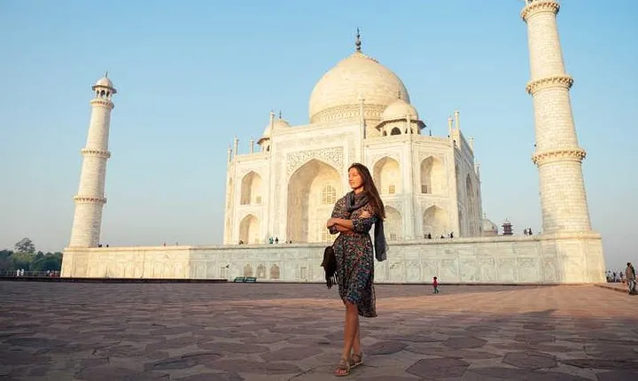 Agra: Taj Mahal Skip-the-Line Entrance Ticket