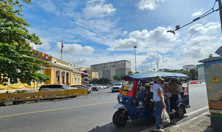 Private Electric Tuk-Tuk Tour + Bangkok Walking Food Tour