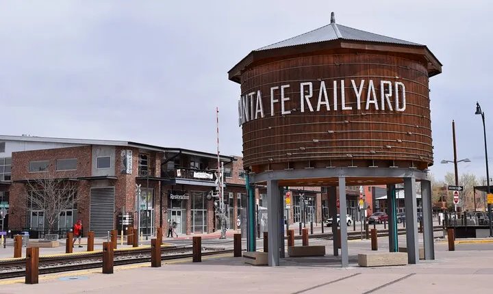 Railyard Sip, Savor, & History Walking Tour in Santa Fe