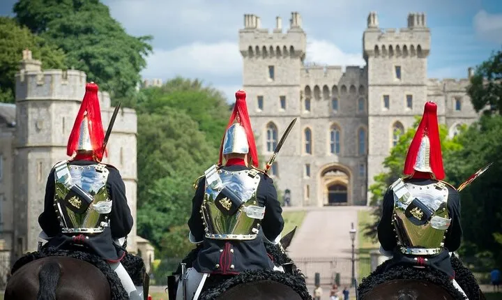 Royal Windsor Afternoon Tour from London