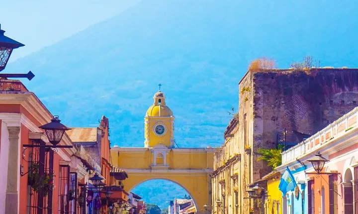 Full-Day Tour: Colonial Antigua, Jade Factory and Textile Experience from Guatemala City