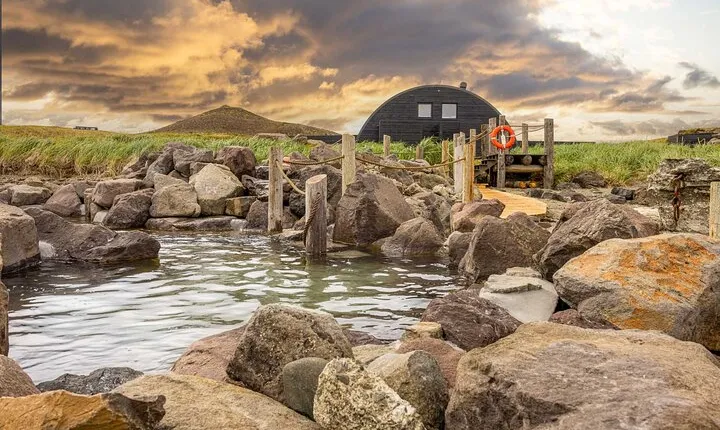 Hvalfjordur & Hvammsvik Hot Springs Private Tour