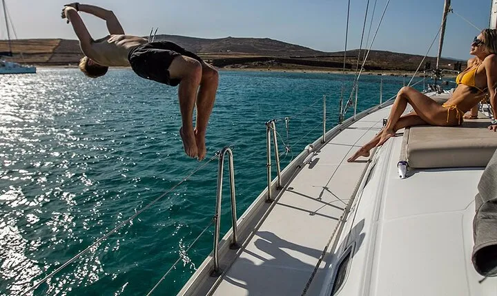 Private sailing cruise to Delos & Rhenia with Lunch & Transfer