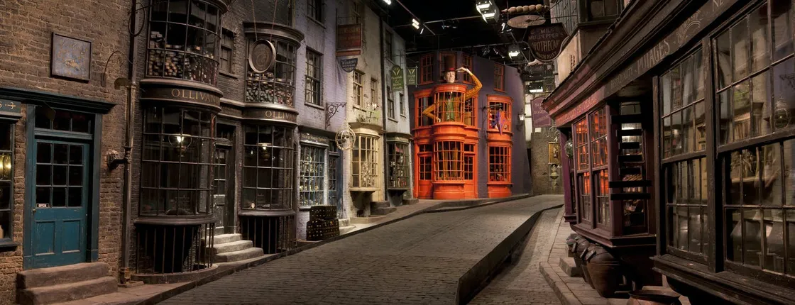Warner Bros Studio Tour London - The Making of Harry Potter and Oxford small group tour