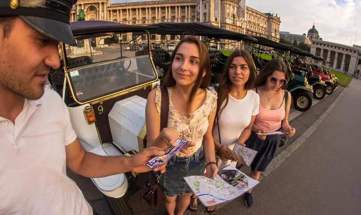 Vienna: Silver Tour (30 min) Vienna City Center Sightseeing Tour
