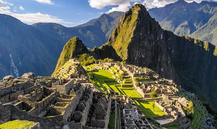 Explore Machu Picchu in a Full Day