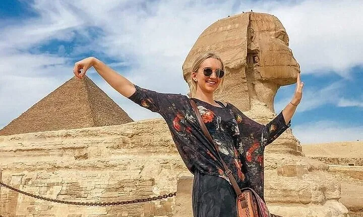 Cairo Over day Pyramids Sphinx and Museum With Lunch - Hurghada 