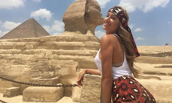 Private Half-Day Trip to Pyramids of Giza with Camel-Riding and Lunch