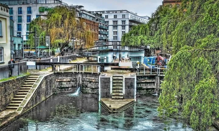 London Market Private Tour in Executive Luxury Vehicle 