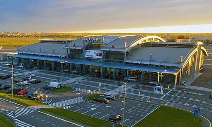 Private Arrival Transfer: International Airport Kyiv Zhuliany to Kiev hotel