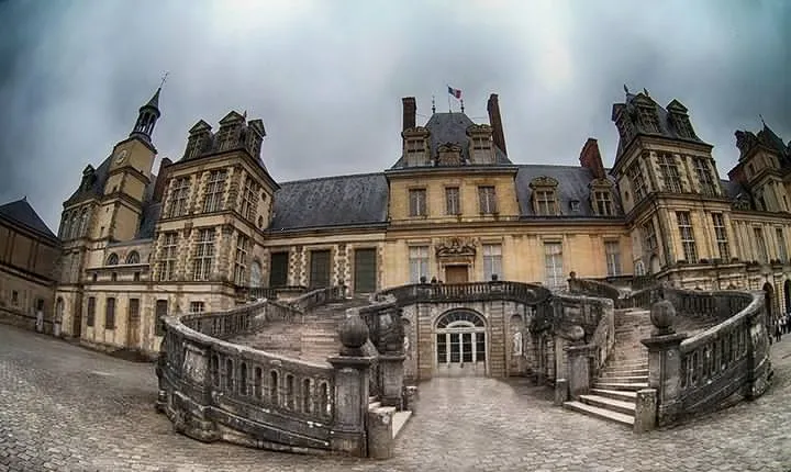 Private tour to Fontainebleau from Paris. Tickets included!