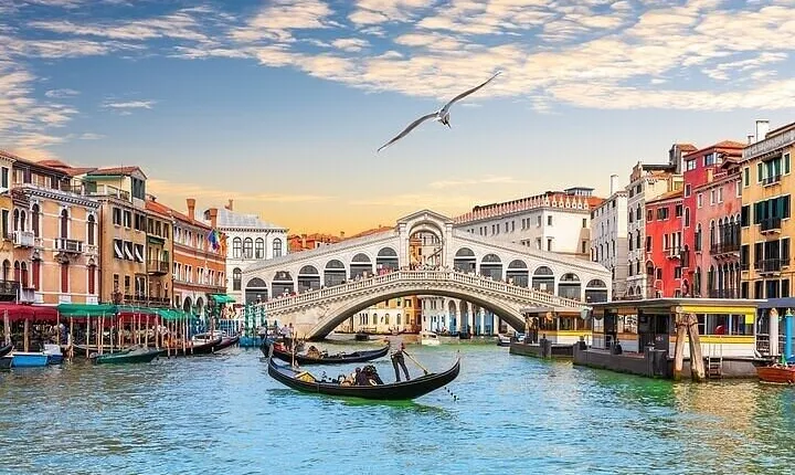 Private Tour from Milan: Venice Full Day Trip by Train