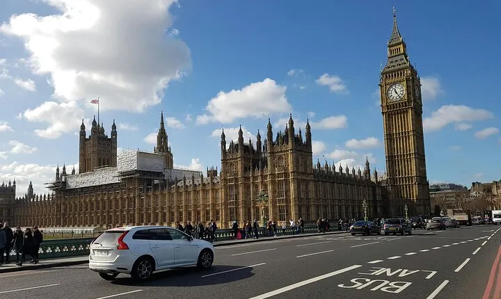 Discover London Half Day City Tour for 5 Hours