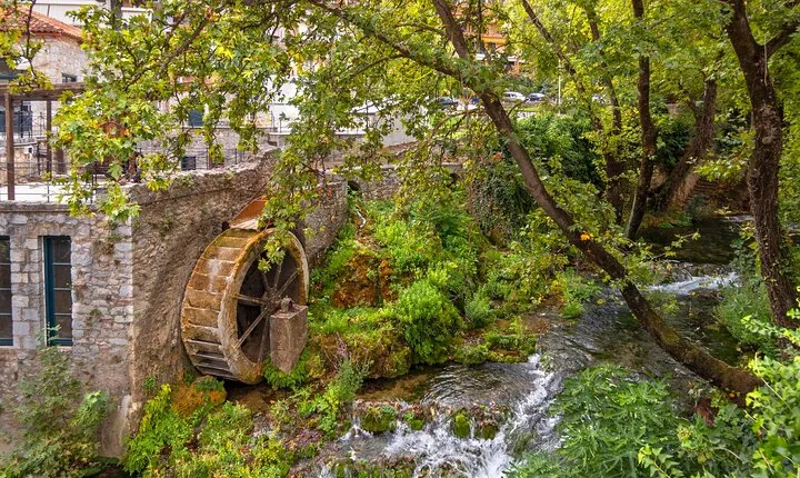 "Full day in Delphi/Livadia: Live the myths"