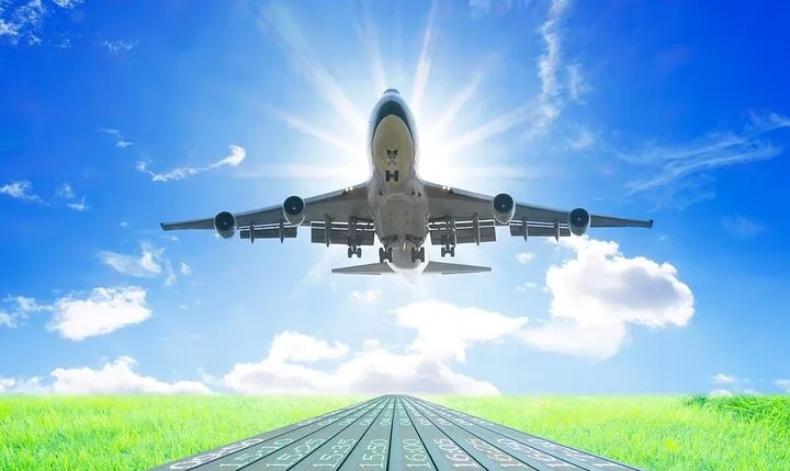 Private Arrival Transfer: Tan Son Nhat Airport to Ho Chi Minh City Hotels