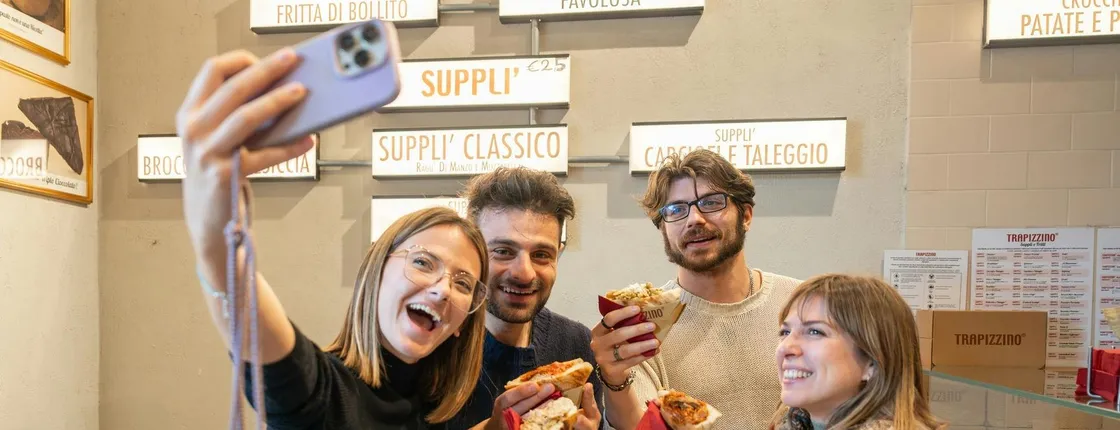 Street tour and food tasting with the best bars of Milan