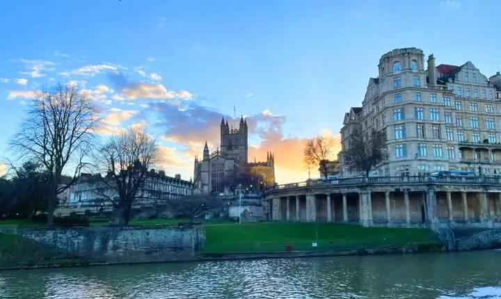 Interactive Treasure Hunt Experience of Bath's Secrets