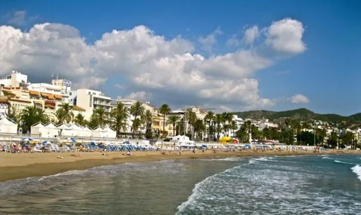 Private 5-hour Tour of Sitges from Barcelona with official tour guide