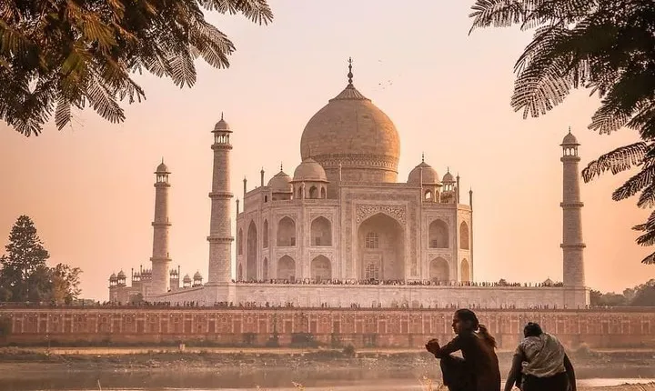 2 Day Agra Overnight Taj Mahal Tour from Delhi