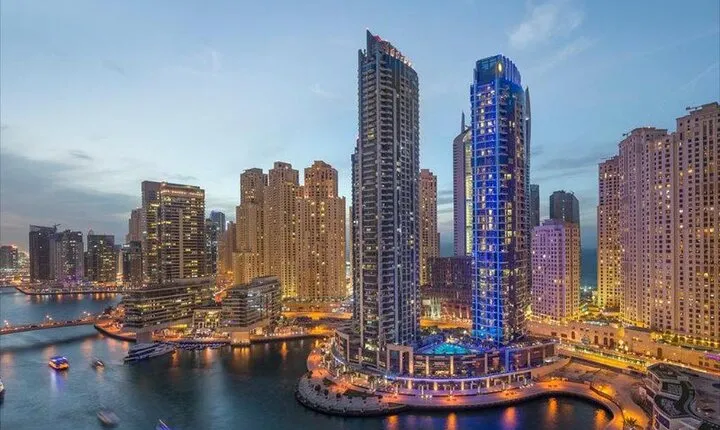Enjoy Dubai Marina Luxury Yacht Tour with BF