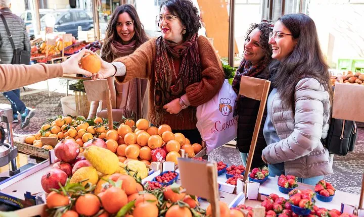 Florence: Half-day Market Tour & Dining at Cesarina's Home