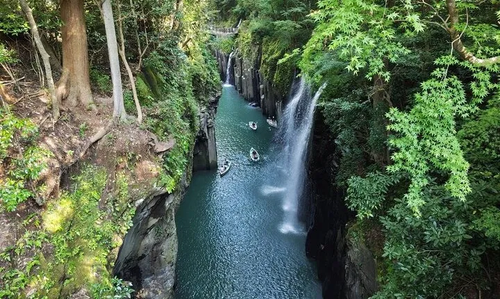 One-Day Customized Minami-Aso & Takachiho Tour
