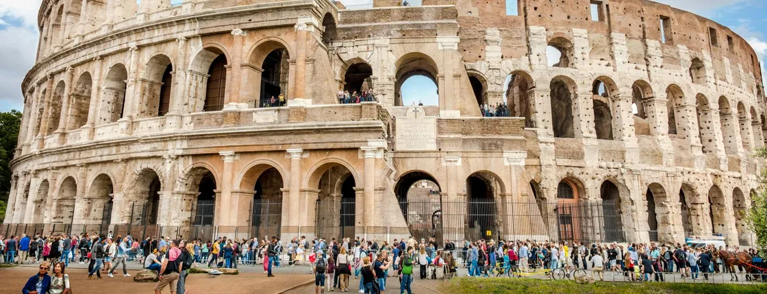 Colosseum and arena floor private tour with local guide