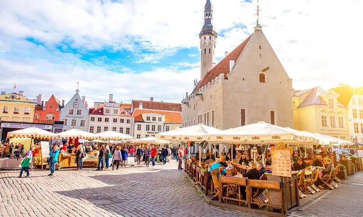 Guided Tallinn Day Tour from Helsinki / Include hotel transfers