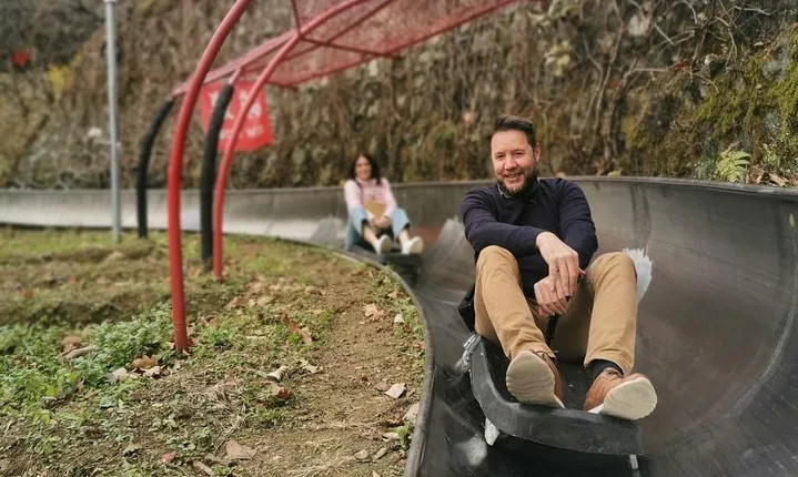 Mutianyu Great Wall Airport Layover Group Guided Tour (9AM-1PM)