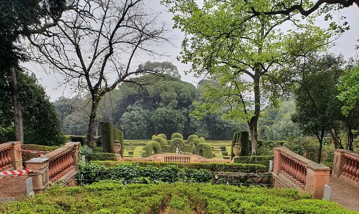 Horta Labyrinth Walking Tour in Barcelona