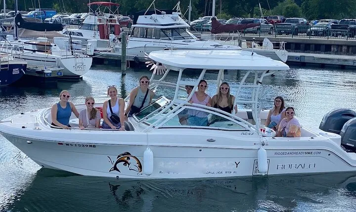 Self-Operated Powerboat Rental on Lake Michigan!