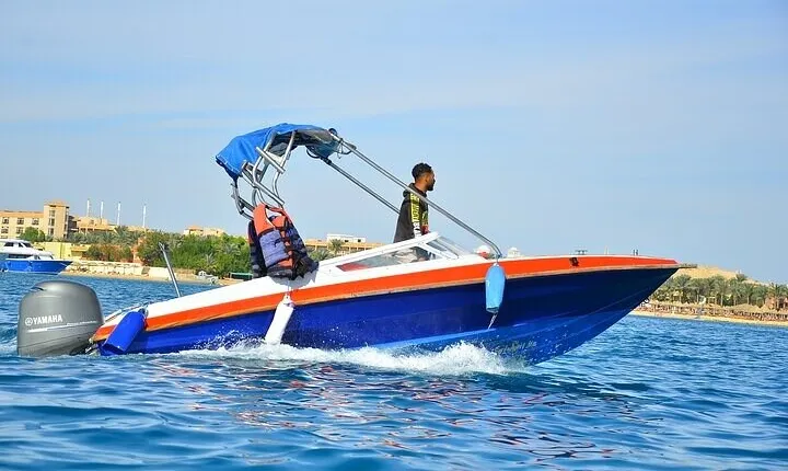 Private Speed Boat to Orange Island & Snacks - El Gouna