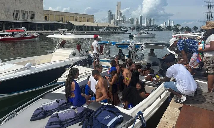 Cartagena's Legendary Boat Party : Full Day in Cholón