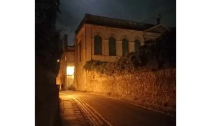 Oxford Spooky Ghost Tour with a Local