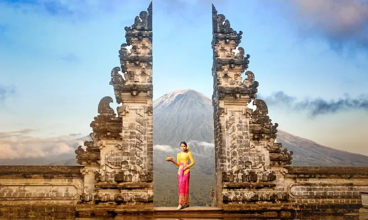 Bali Instagram Tour - Lempuyang Bali Gate of Heaven